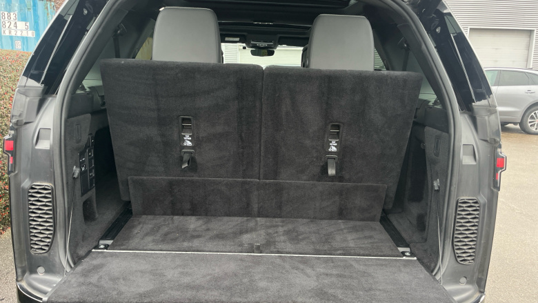 Land Rover Discovery 3.0 D300 R-Dynamic HSE 5dr Auto Diesel Station Wagon